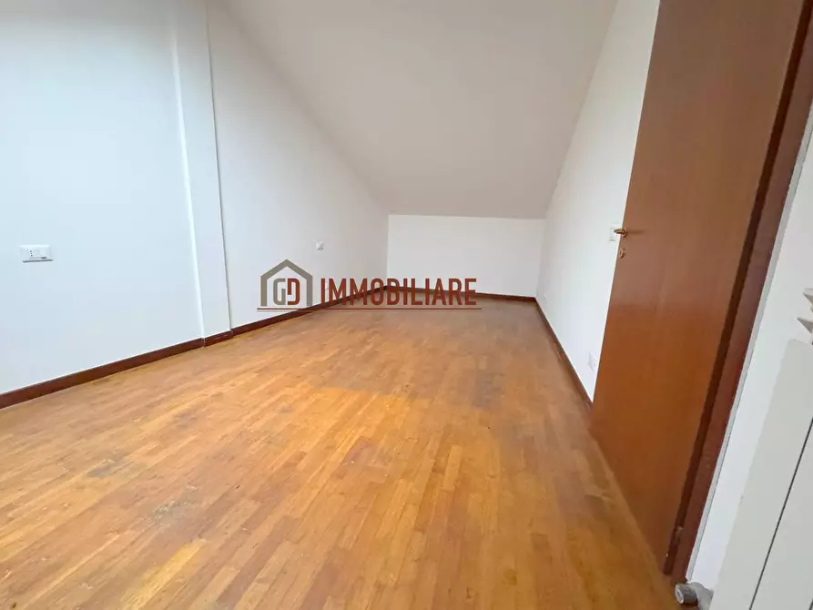 Immagine 11 di Appartamento in vendita  in Via raschietti a Montebelluna