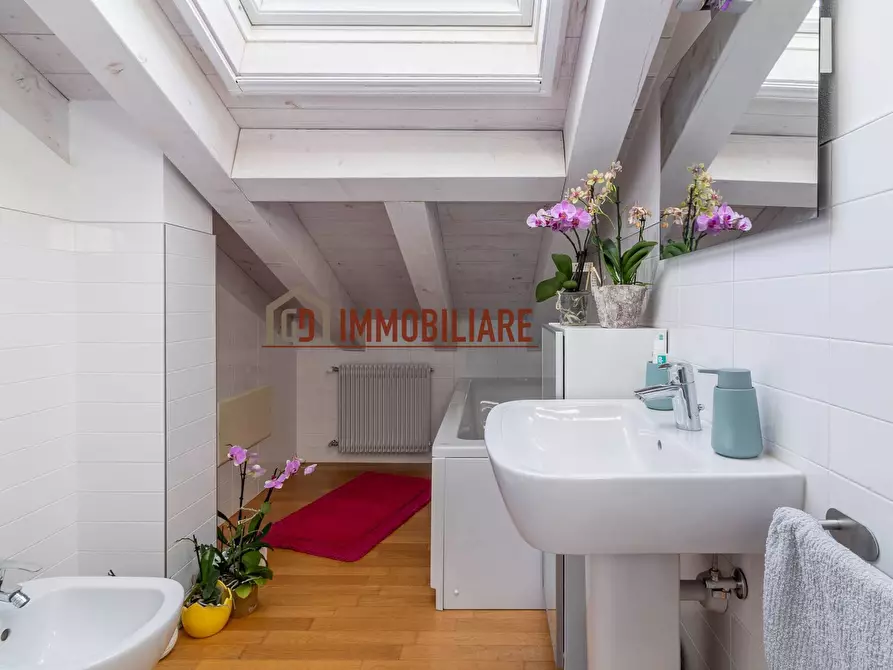 Immagine 21 di Appartamento in vendita  in Via Confine a Montebelluna