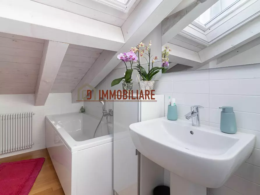 Immagine 22 di Appartamento in vendita  in Via Confine a Montebelluna