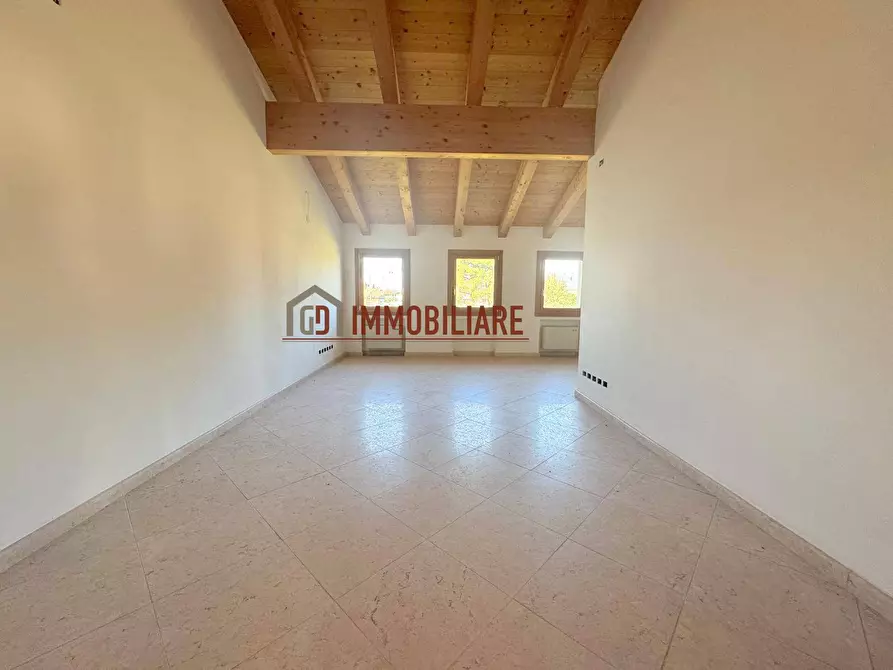 Immagine 2 di Attività commerciale in affitto  in VIA CASTELLANA 3 a Montebelluna