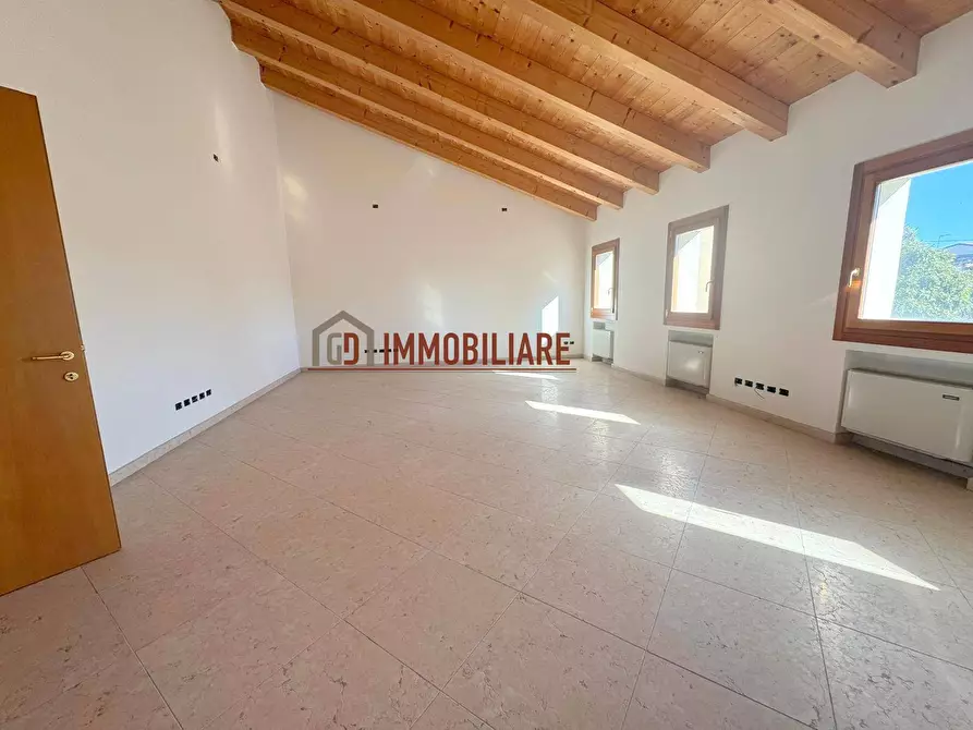 Immagine 6 di Attività commerciale in affitto  in VIA CASTELLANA 3 a Montebelluna