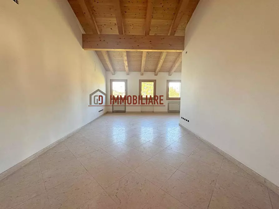 Immagine 7 di Attività commerciale in affitto  in VIA CASTELLANA 3 a Montebelluna