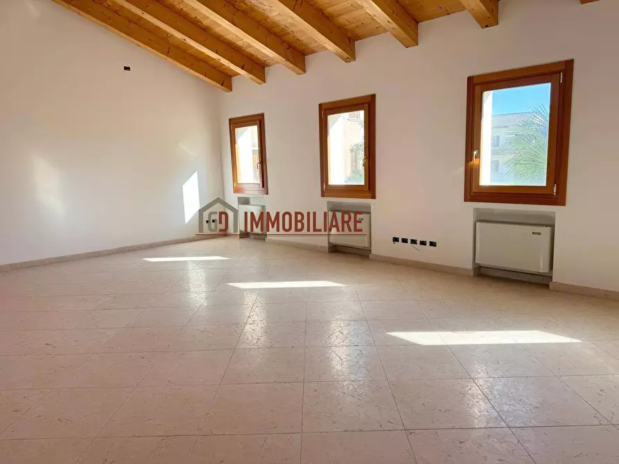 Immagine 9 di Attività commerciale in affitto  in VIA CASTELLANA 3 a Montebelluna