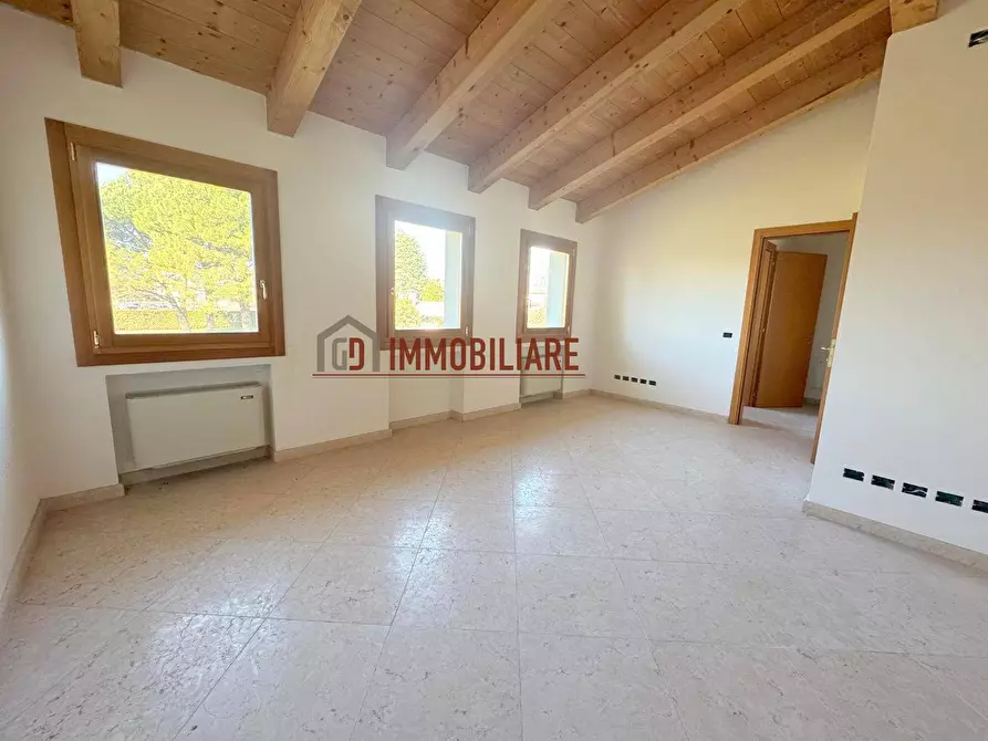 Immagine 10 di Attività commerciale in affitto  in VIA CASTELLANA 3 a Montebelluna