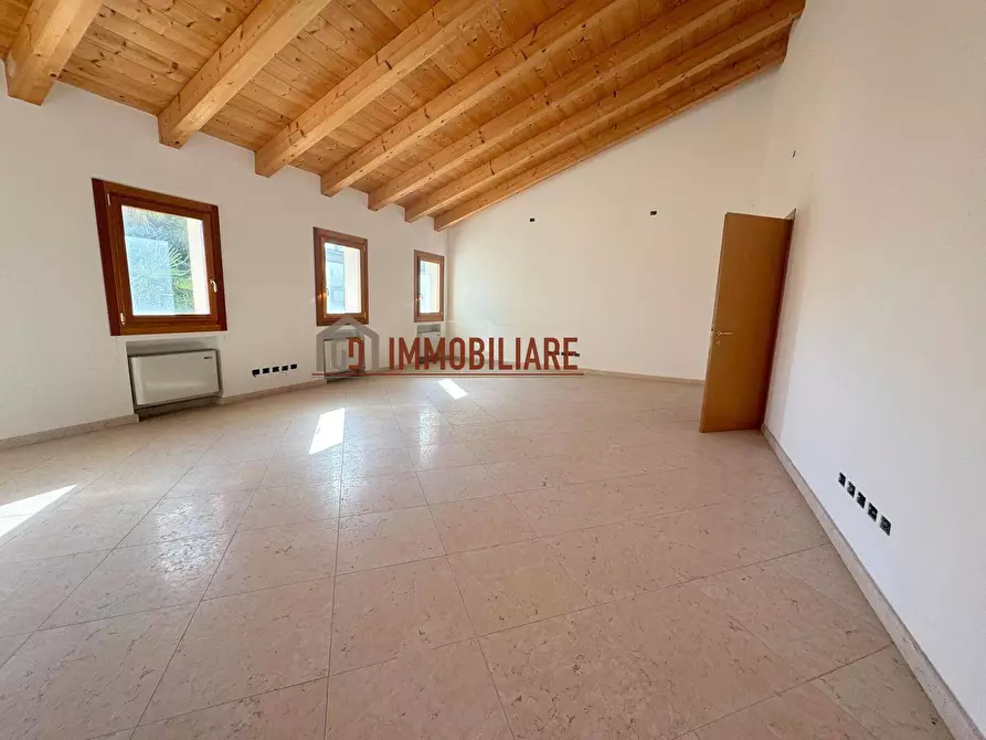 Immagine 13 di Attività commerciale in affitto  in VIA CASTELLANA 3 a Montebelluna