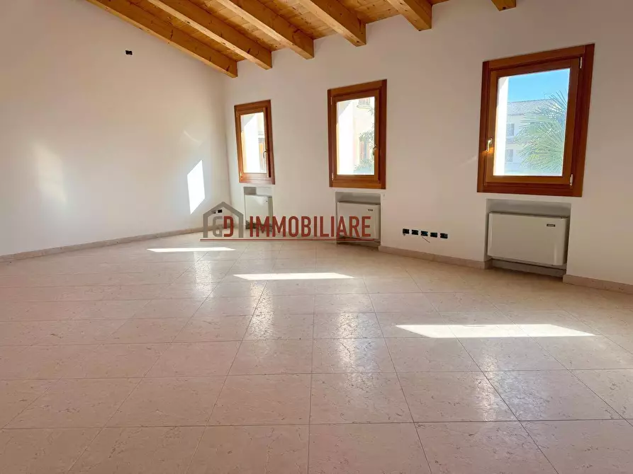 Immagine 14 di Attività commerciale in affitto  in VIA CASTELLANA 3 a Montebelluna