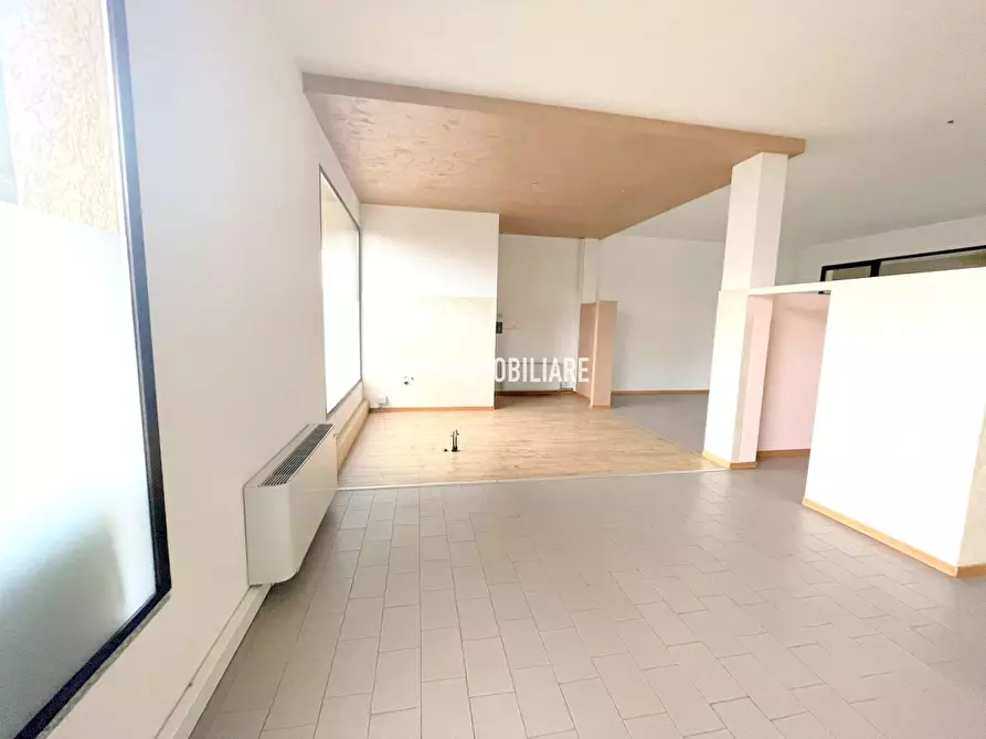 Immagine 6 di Attività commerciale in vendita  in Via Matteotti 29 a Cornuda