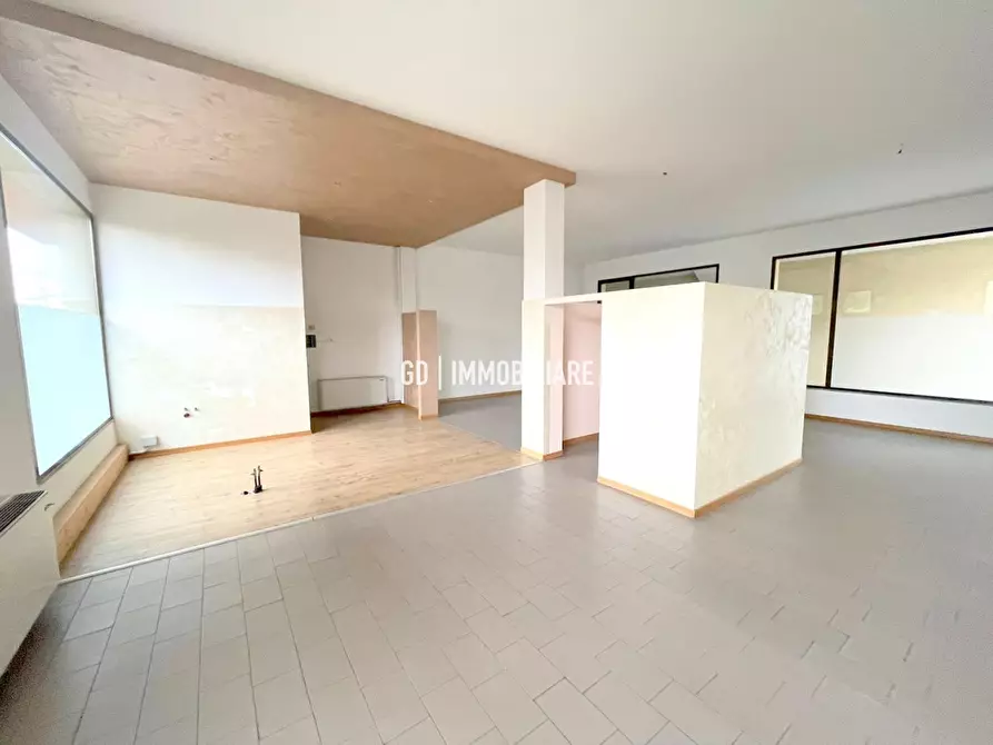 Immagine 7 di Attività commerciale in vendita  in Via Matteotti 29 a Cornuda