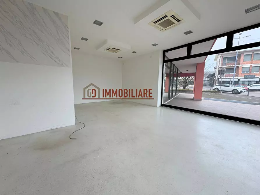 Immagine 11 di Attività commerciale in vendita  in Via manin 17 a Montebelluna