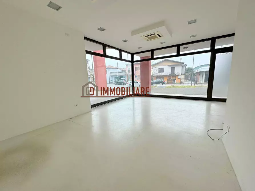 Immagine 16 di Attività commerciale in vendita  in Via manin 17 a Montebelluna
