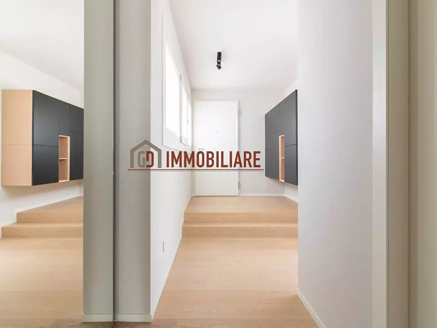 Immagine 9 di Attico in vendita  in Via Roma a Montebelluna