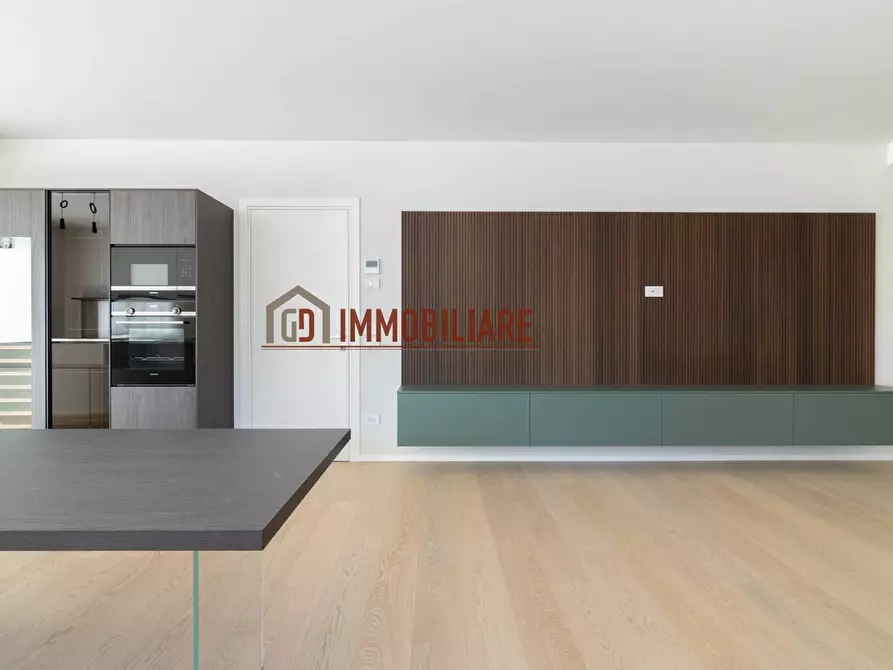 Immagine 4 di Attico in vendita  in Via Roma a Montebelluna