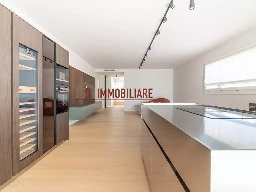 Immagine 7 di Attico in vendita  in Via Roma a Montebelluna