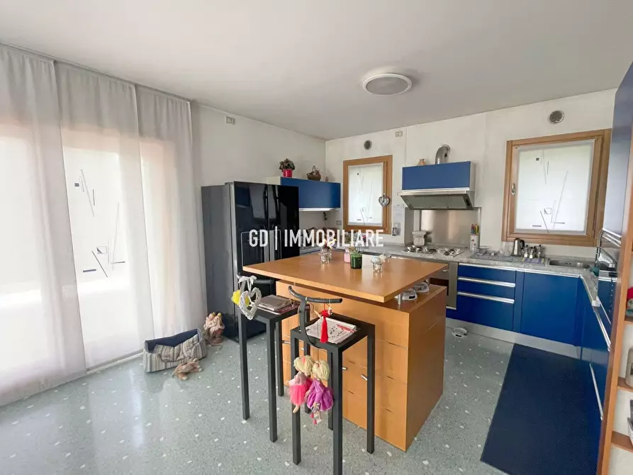 Immagine 11 di Villa in vendita  in Via Guido Bergamo 20 a Montebelluna