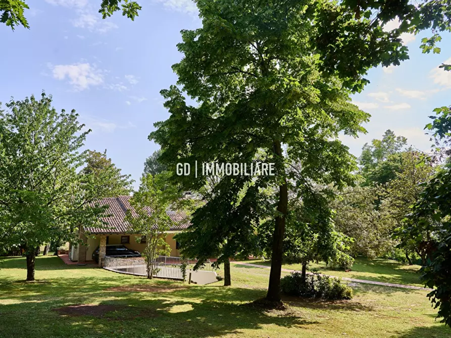 Immagine 8 di Villa in vendita  in VIA 18 GIUGNO 48 a Montebelluna