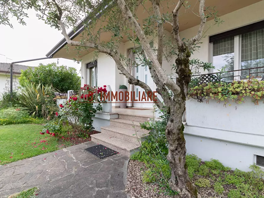 Immagine 4 di Villa in vendita  in Via Lodovico Boschieri 21 a Crocetta Del Montello