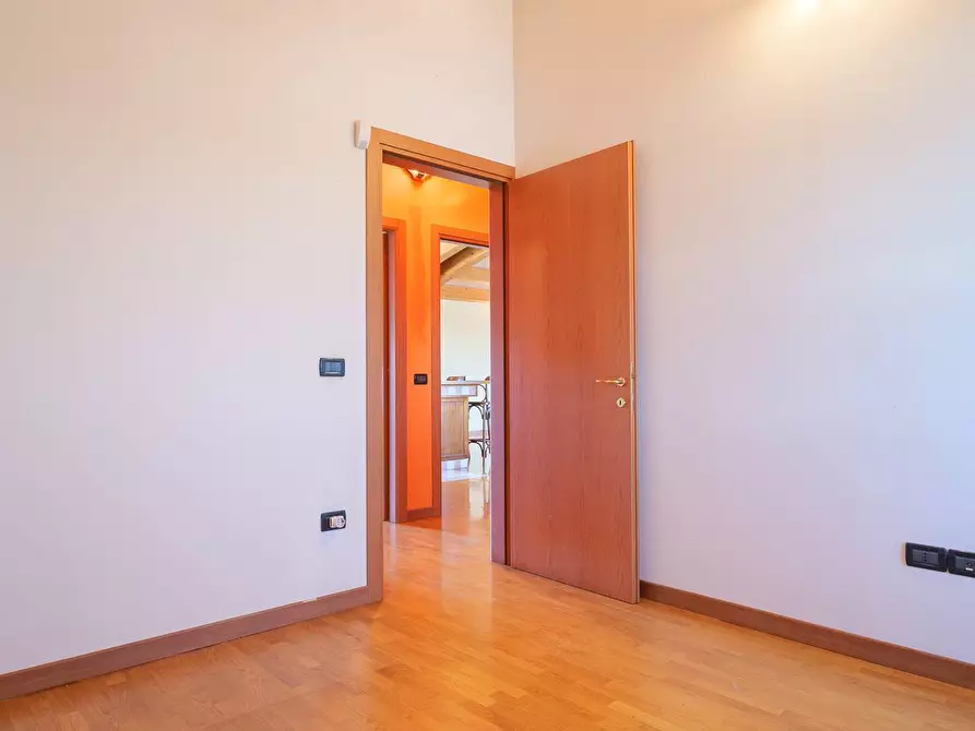 Immagine 11 di Appartamento in vendita  in Via Roma 5 a Montebelluna