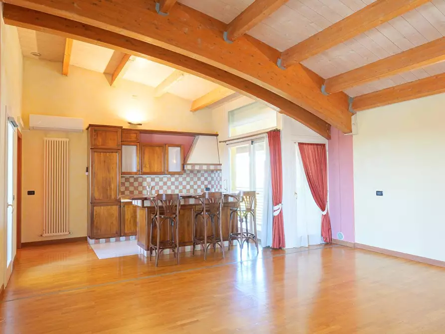 Immagine 9 di Appartamento in vendita  in Via Roma 5 a Montebelluna