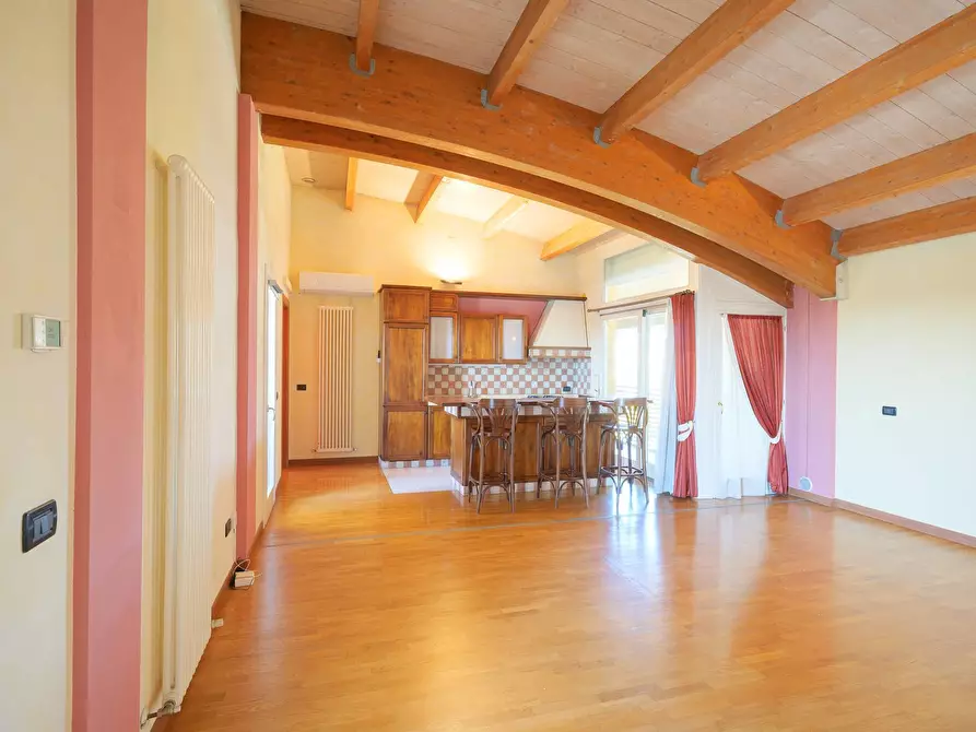 Immagine 8 di Appartamento in vendita  in Via Roma 5 a Montebelluna