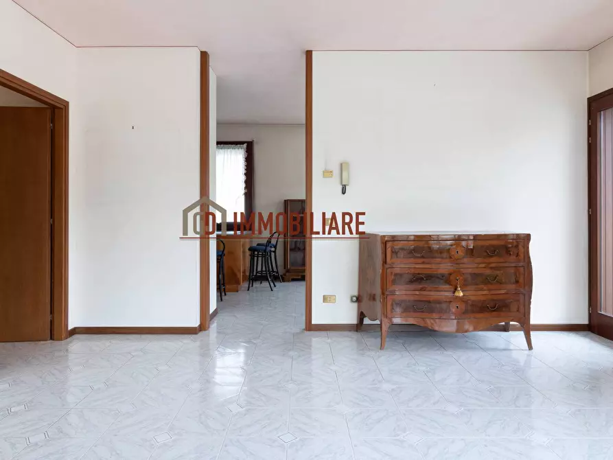 Immagine 5 di Casa semindipendente in vendita  in Via Salvo D'Acquisto 5 a Montebelluna