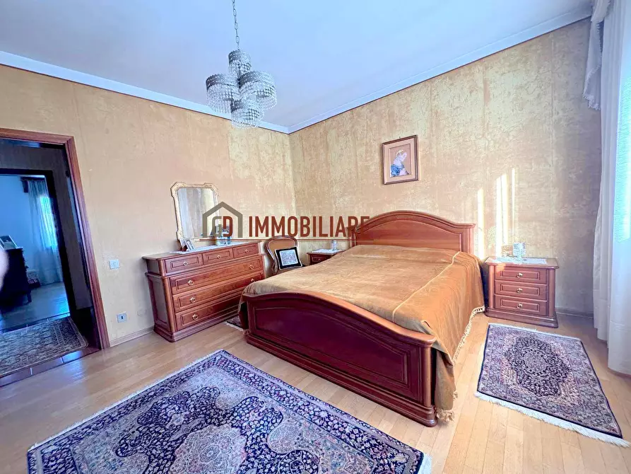 Immagine 8 di Villa in vendita  in Via Ospedale a Montebelluna