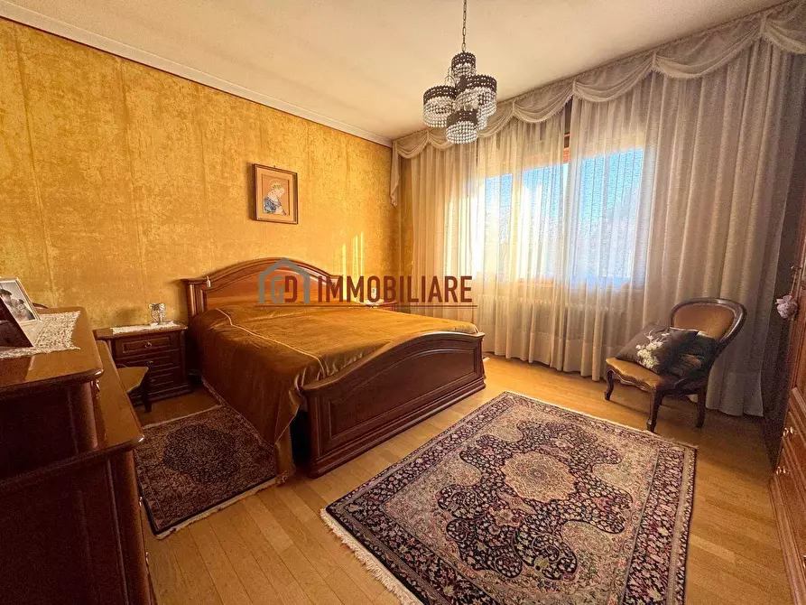 Immagine 9 di Villa in vendita  in Via Ospedale a Montebelluna