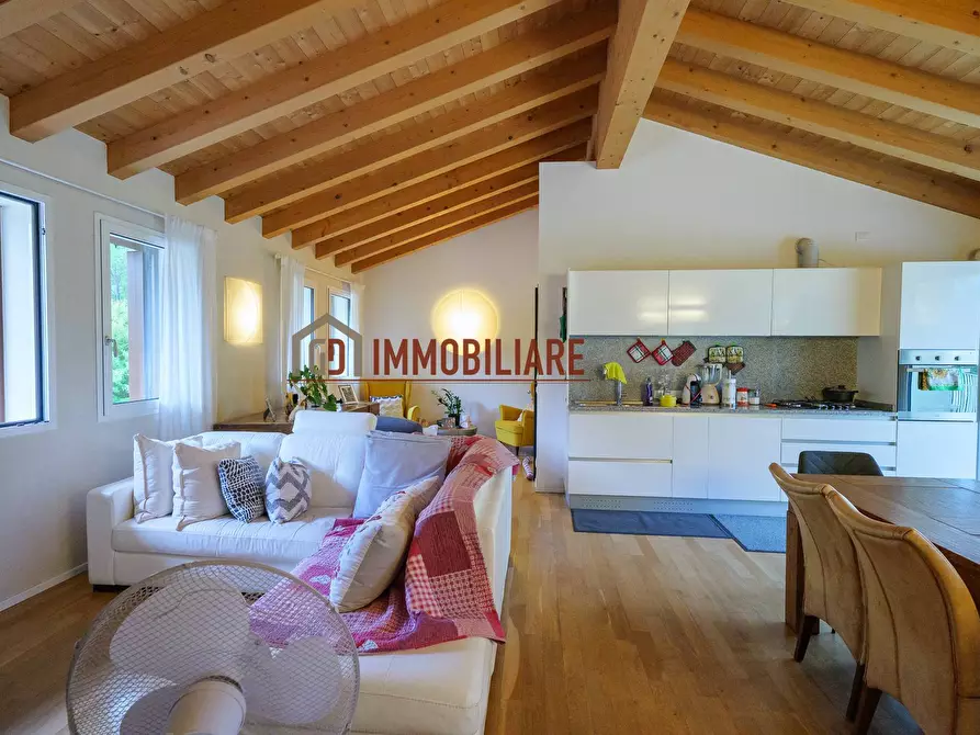 Immagine 1 di Appartamento in vendita  in Via Carreggiate 40 a Asolo