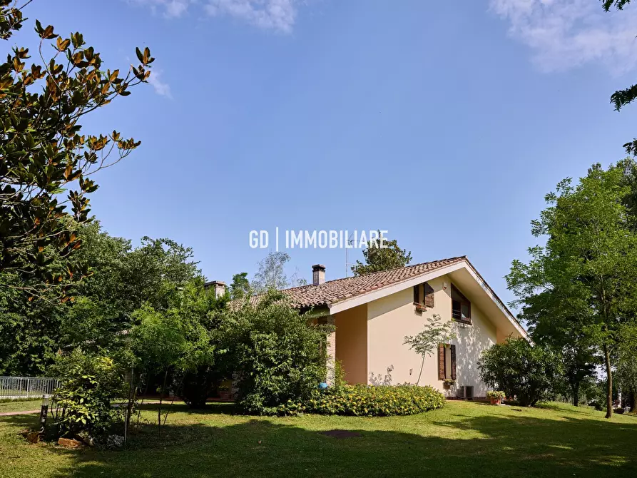 Immagine 10 di Villa in vendita  in VIA 18 GIUGNO 48 a Montebelluna