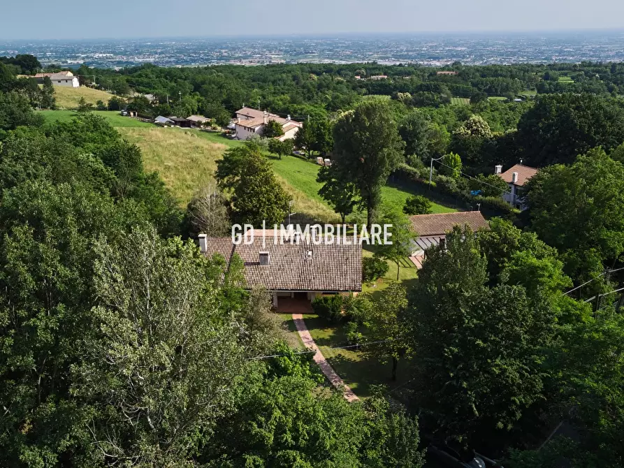 Immagine 15 di Villa in vendita  in VIA 18 GIUGNO 48 a Montebelluna