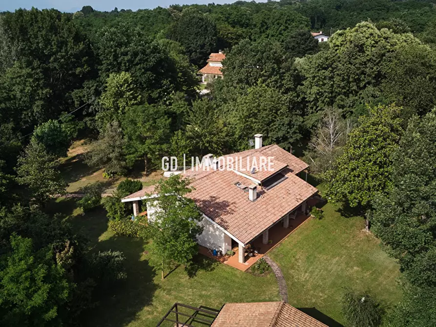 Immagine 3 di Villa in vendita  in VIA 18 GIUGNO 48 a Montebelluna