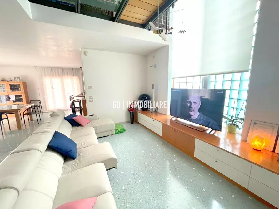 Immagine 5 di Villa in vendita  in Via Guido Bergamo 20 a Montebelluna