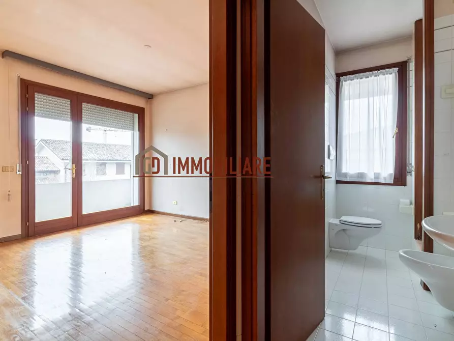 Immagine 14 di Casa semindipendente in vendita  in Via Salvo D'Acquisto 5 a Montebelluna