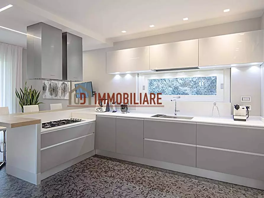 Immagine 10 di Attico in vendita  in Via Legrenzi 10 a Montebelluna