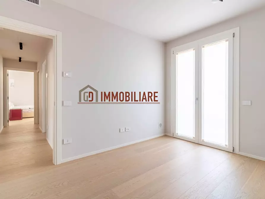 Immagine 10 di Attico in vendita  in Via Roma a Montebelluna