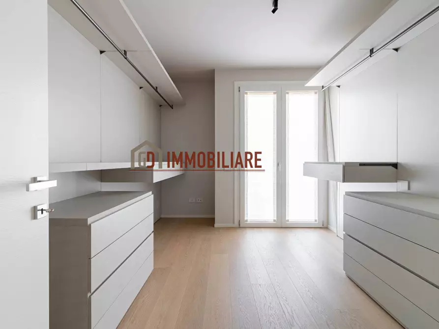 Immagine 14 di Attico in vendita  in Via Roma a Montebelluna