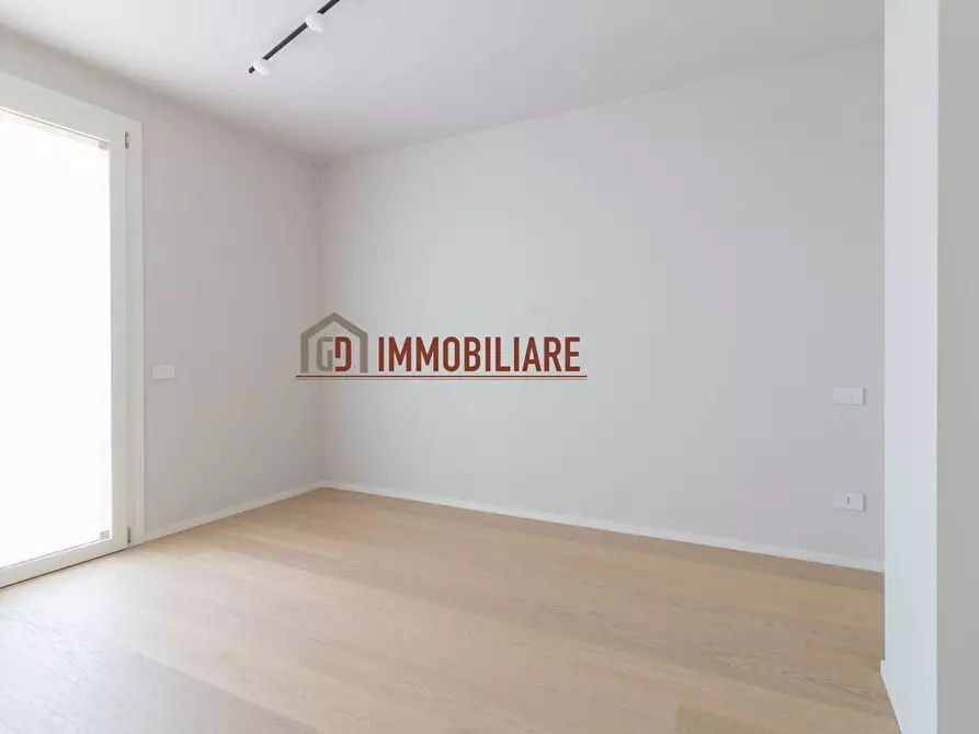 Immagine 16 di Attico in vendita  in Via Roma a Montebelluna