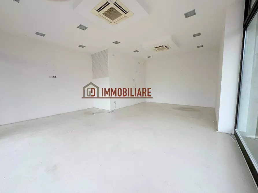 Immagine 12 di Attività commerciale in vendita  in Via manin 17 a Montebelluna