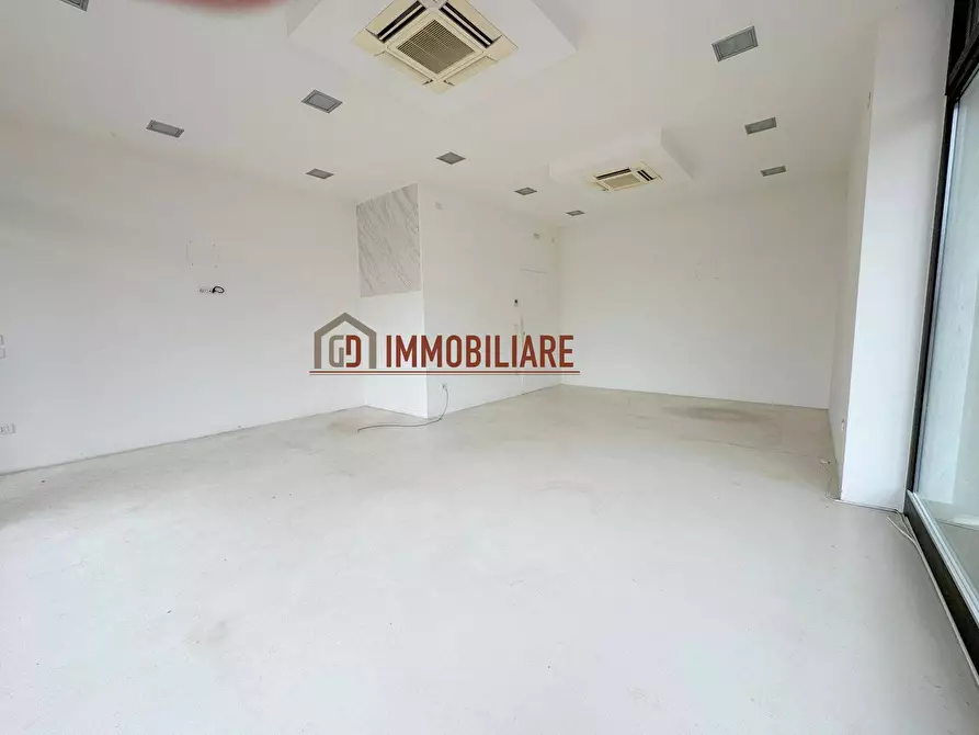 Immagine 23 di Attività commerciale in vendita  in Via manin 17 a Montebelluna