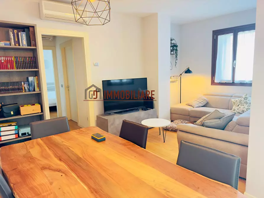 Immagine 8 di Appartamento in vendita  in Via Roma 12 a Montebelluna