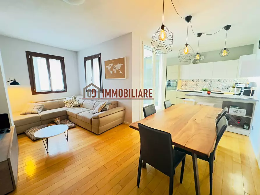 Immagine 4 di Appartamento in vendita  in Via Roma 12 a Montebelluna