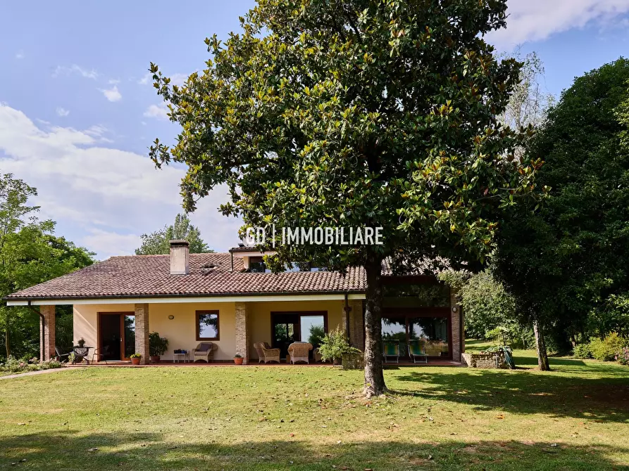 Immagine 5 di Villa in vendita  in VIA 18 GIUGNO 48 a Montebelluna