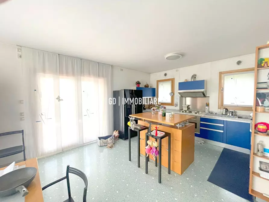 Immagine 10 di Villa in vendita  in Via Guido Bergamo 20 a Montebelluna