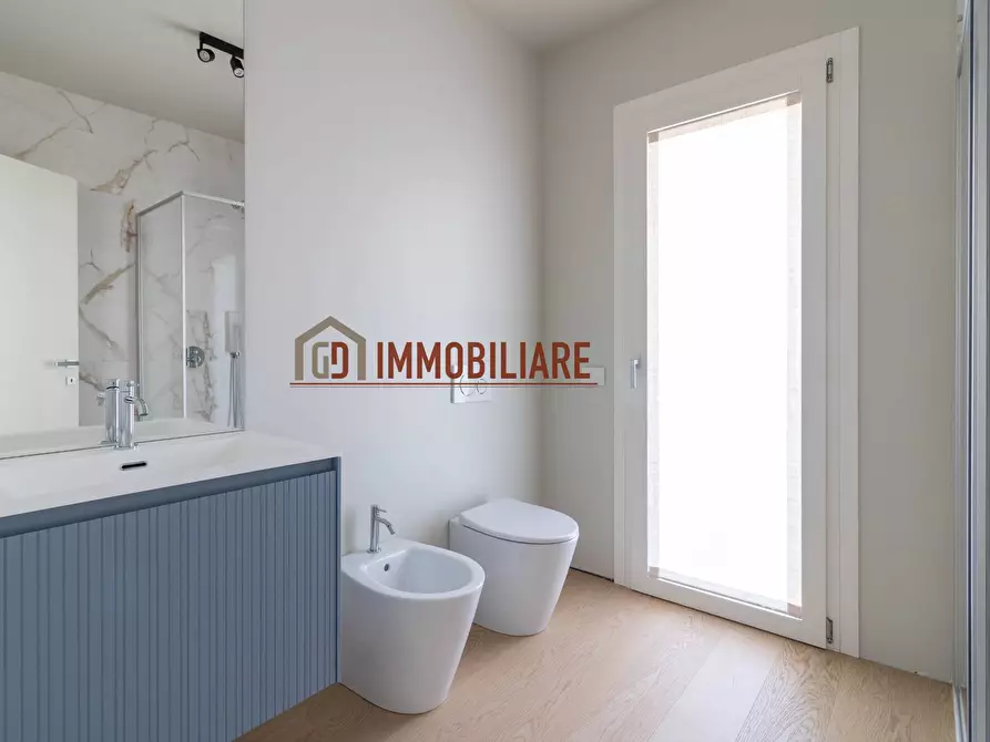 Immagine 17 di Attico in vendita  in Via Roma a Montebelluna