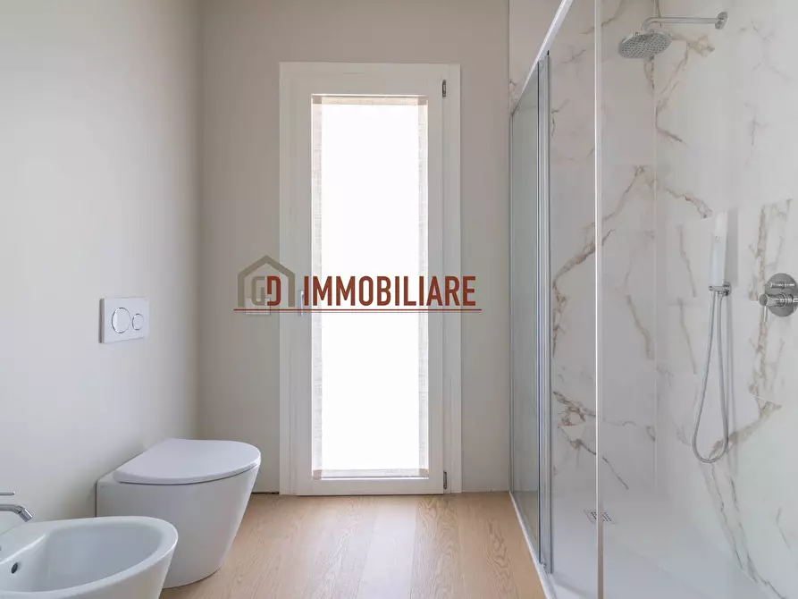 Immagine 18 di Attico in vendita  in Via Roma a Montebelluna