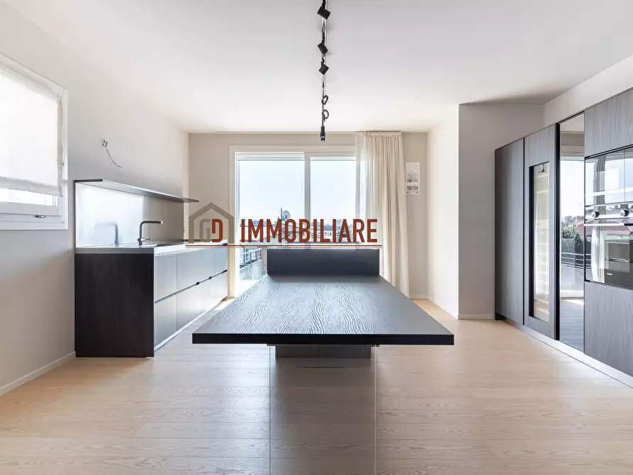 Immagine 2 di Attico in vendita  in Via Roma a Montebelluna