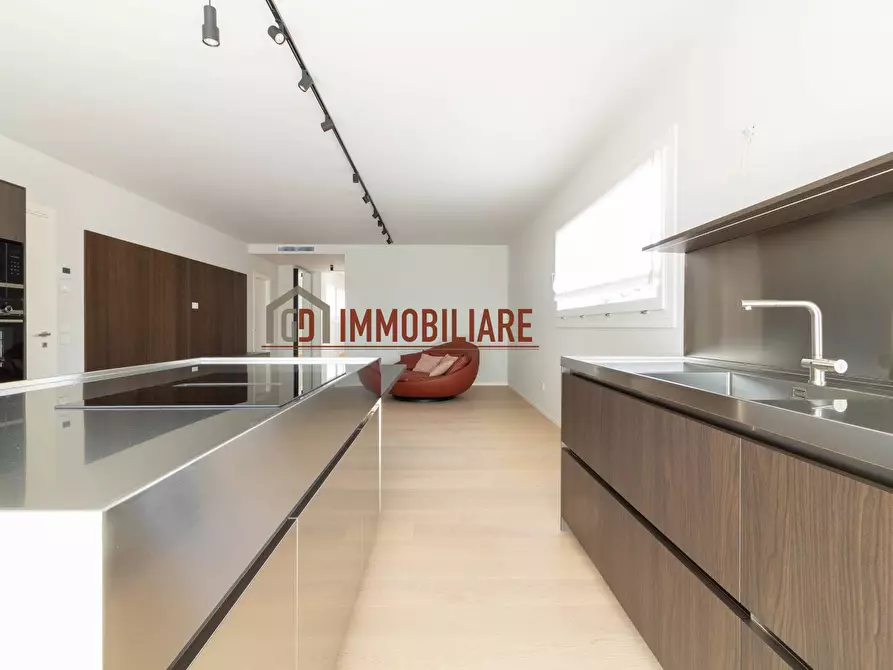 Immagine 5 di Attico in vendita  in Via Roma a Montebelluna