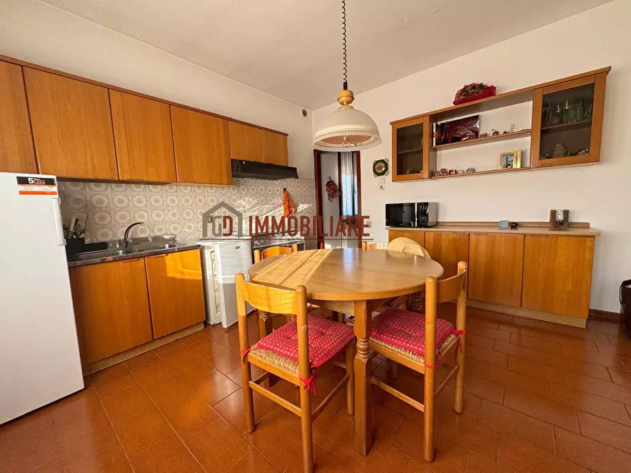 Immagine 4 di Villa in vendita  in Via Ospedale a Montebelluna