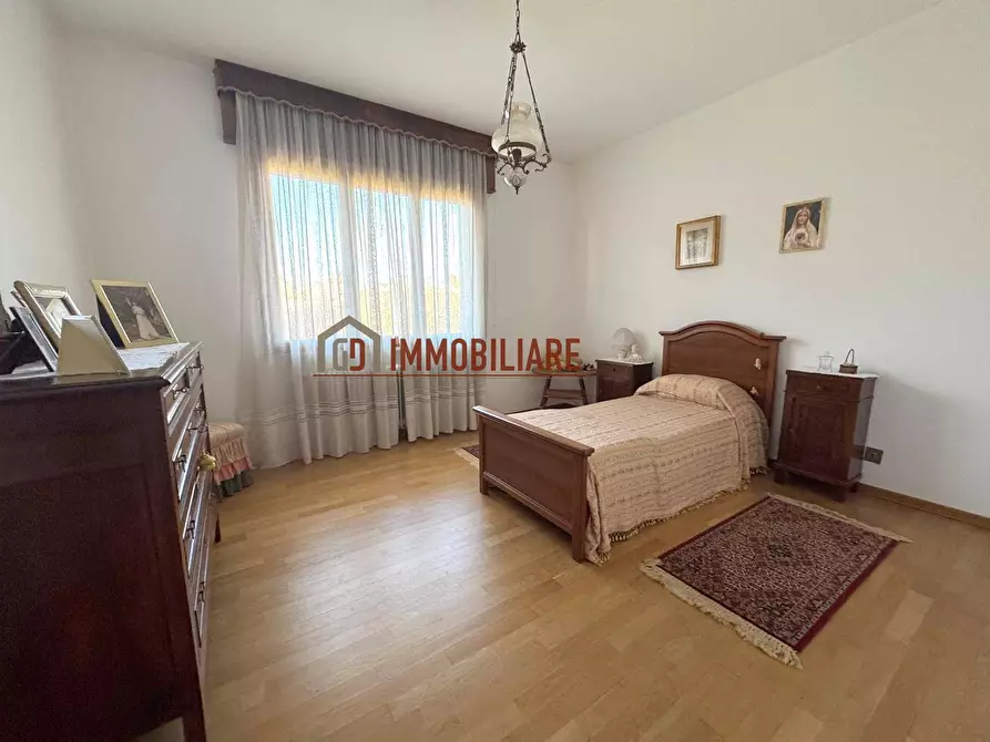 Immagine 11 di Villa in vendita  in Via Ospedale a Montebelluna