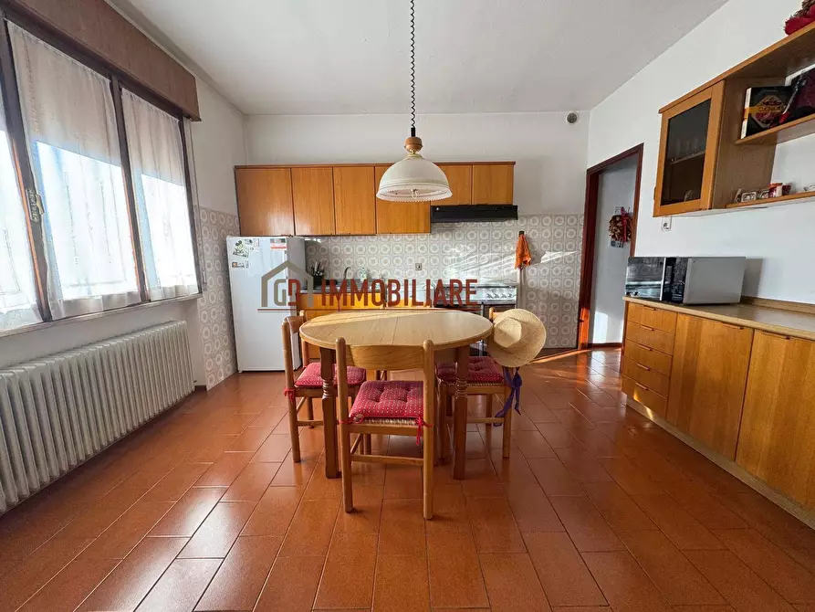 Immagine 6 di Villa in vendita  in Via Ospedale a Montebelluna