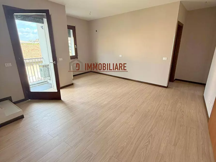 Immagine 2 di Appartamento in vendita  in Via raschietti a Montebelluna